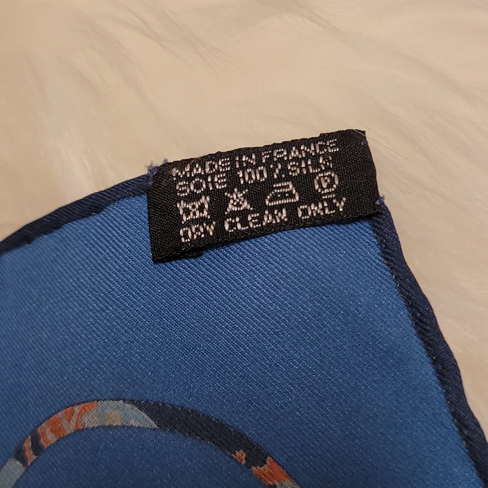 Hermès Kelly scarves - Picture 5 of 5